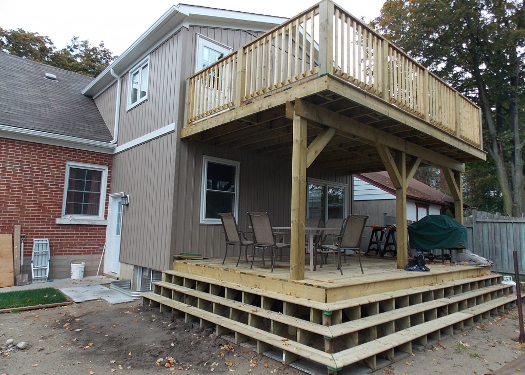 Deck and Fence Builder in Kitchener and Waterloo