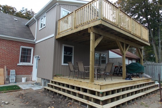 Deck and Fence Builder in Kitchener and Waterloo